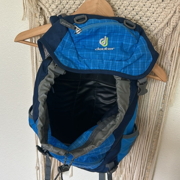 Deuter kids hiking backpack / daypack - Picture 6 of 6